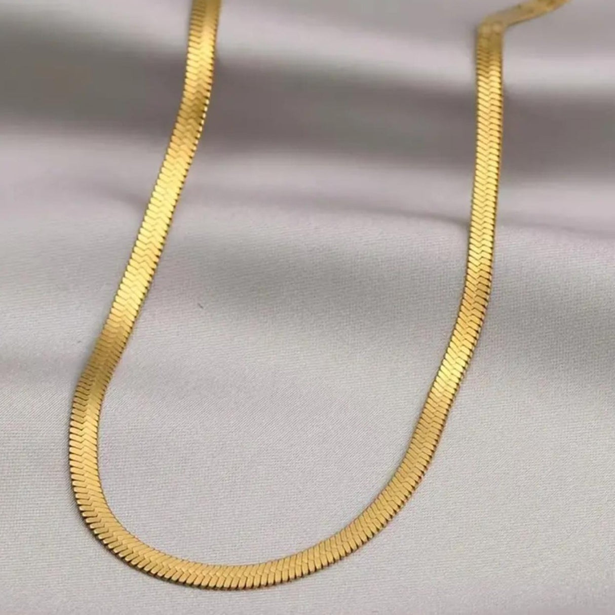 Timeless Glow Chain (Just Like Real Gold)